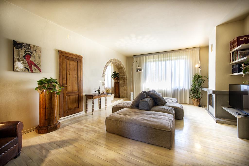 Drogheria E Locanda Franci Montalcino Buitenkant foto